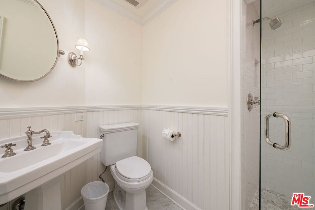 204 Ashdale Place Property Photo 26