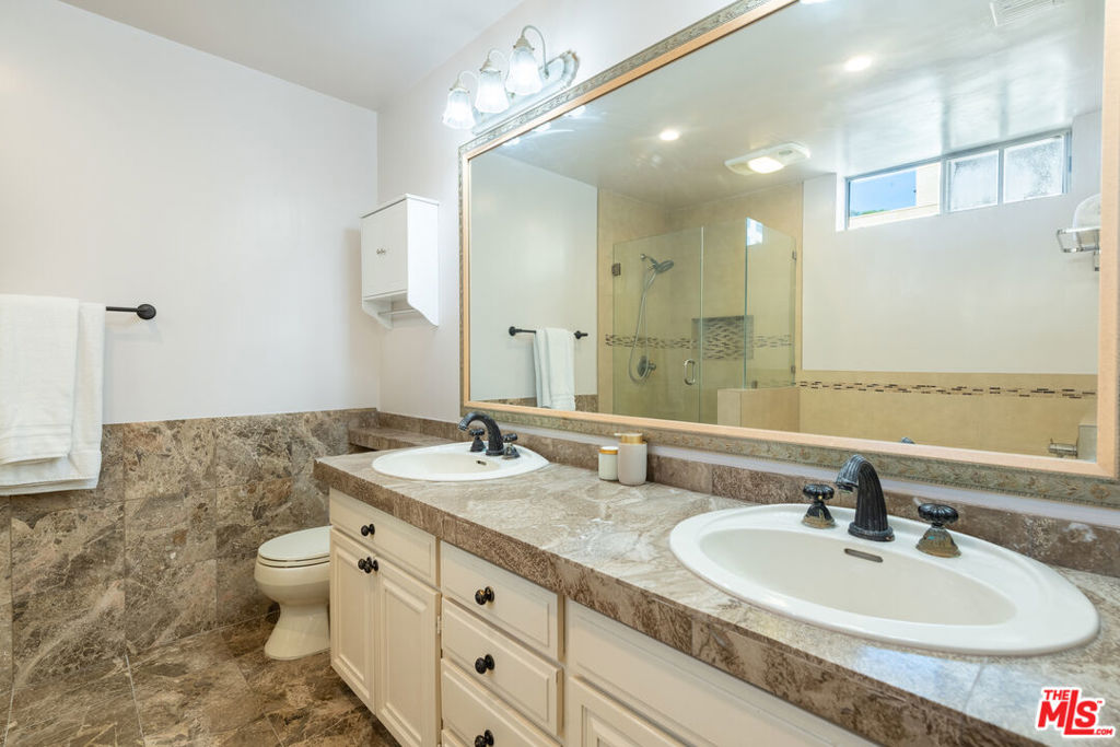 10531 Ashton Avenue 202 Property Photo 16