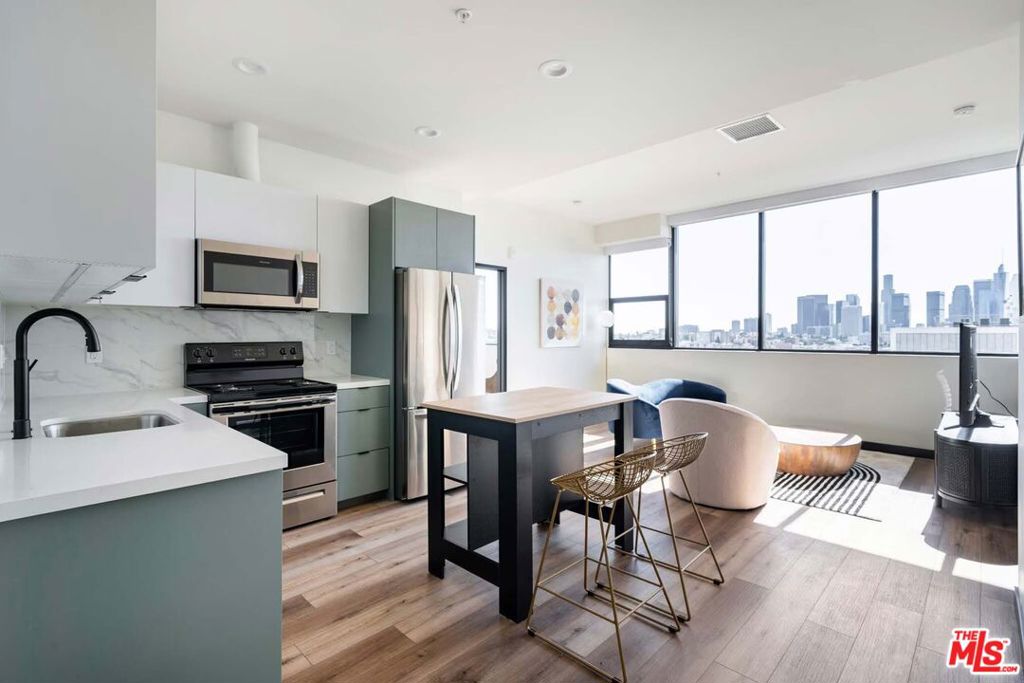2500 Wilshire Boulevard 1008 Property Photo 1