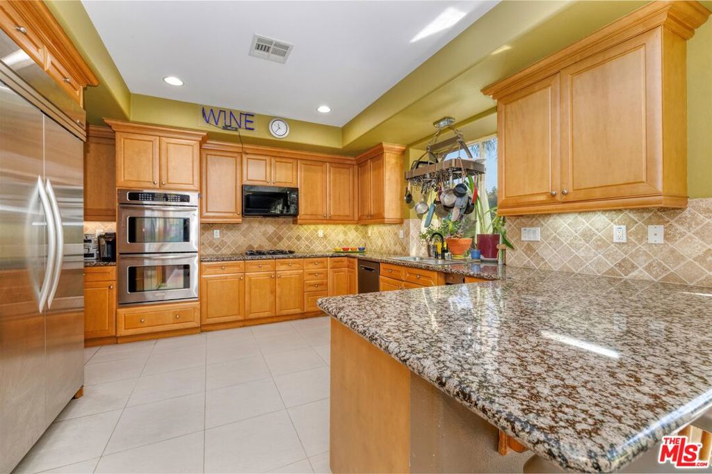 7636 Balasiano Avenue Property Photo 11