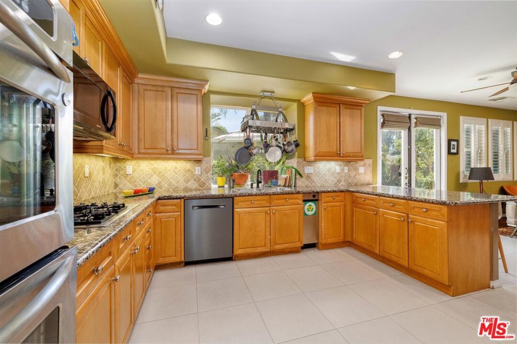 7636 Balasiano Avenue Property Photo 12