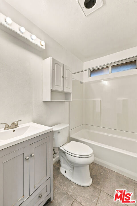 29310 Devils Punch Bowl Road Property Photo 8