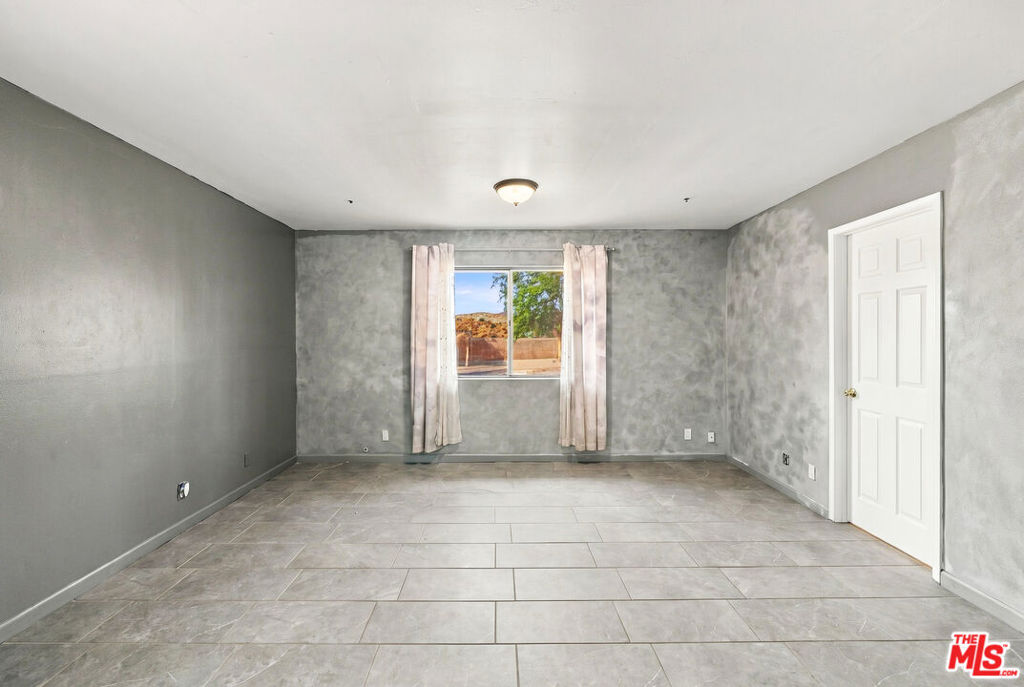 29310 Devils Punch Bowl Road Property Photo 9