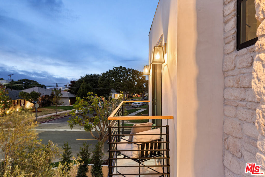 8002 Nardian Way Property Photo 18