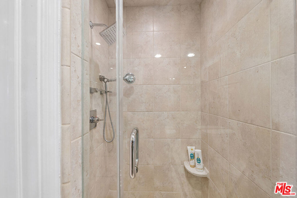 200 N Swall Drive 462 Property Photo 9