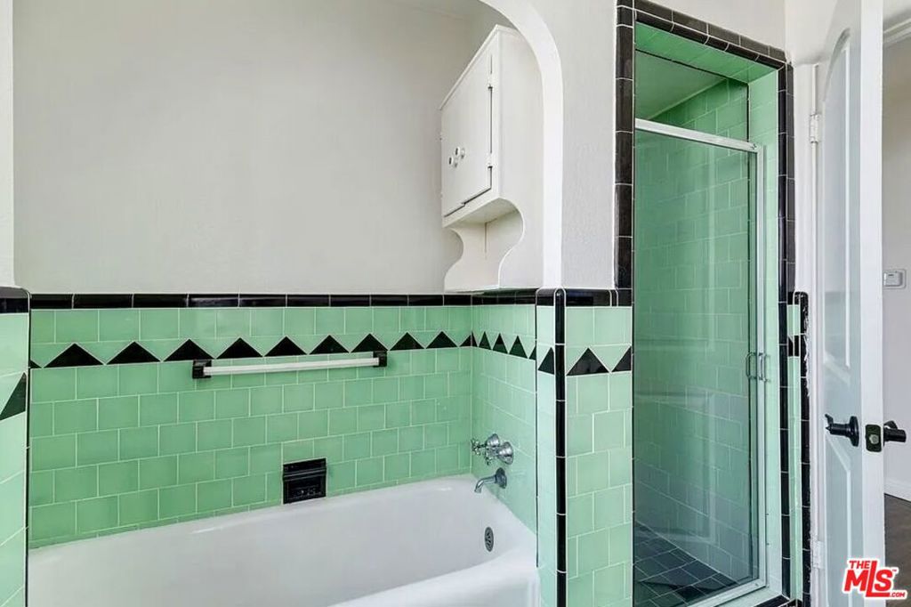 8415 Rosewood Avenue Property Photo 14
