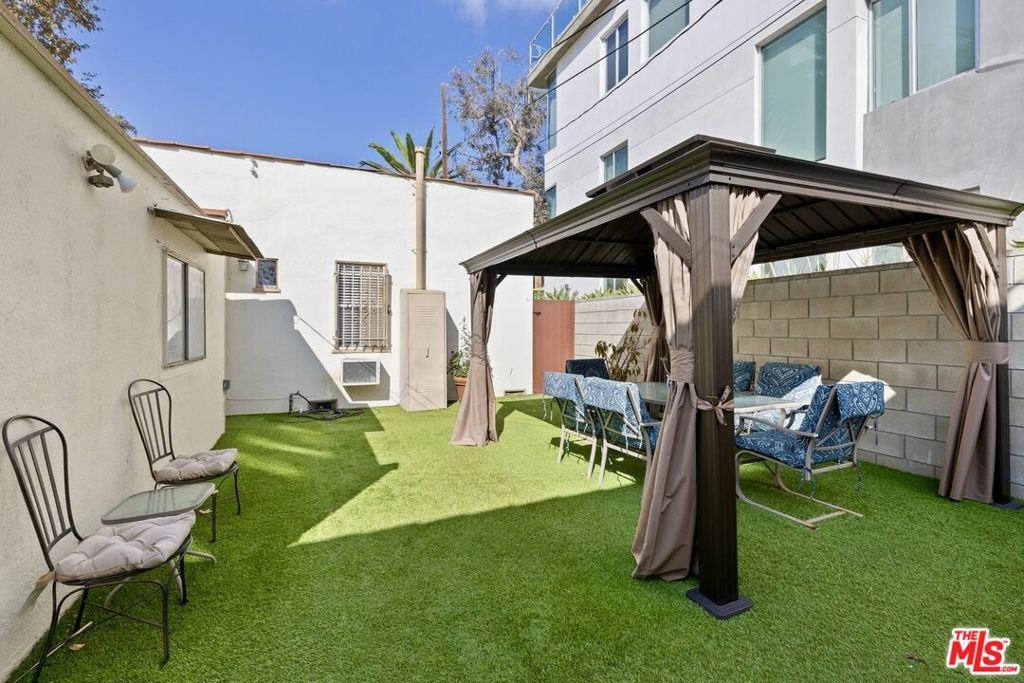 8415 Rosewood Avenue Property Photo 16