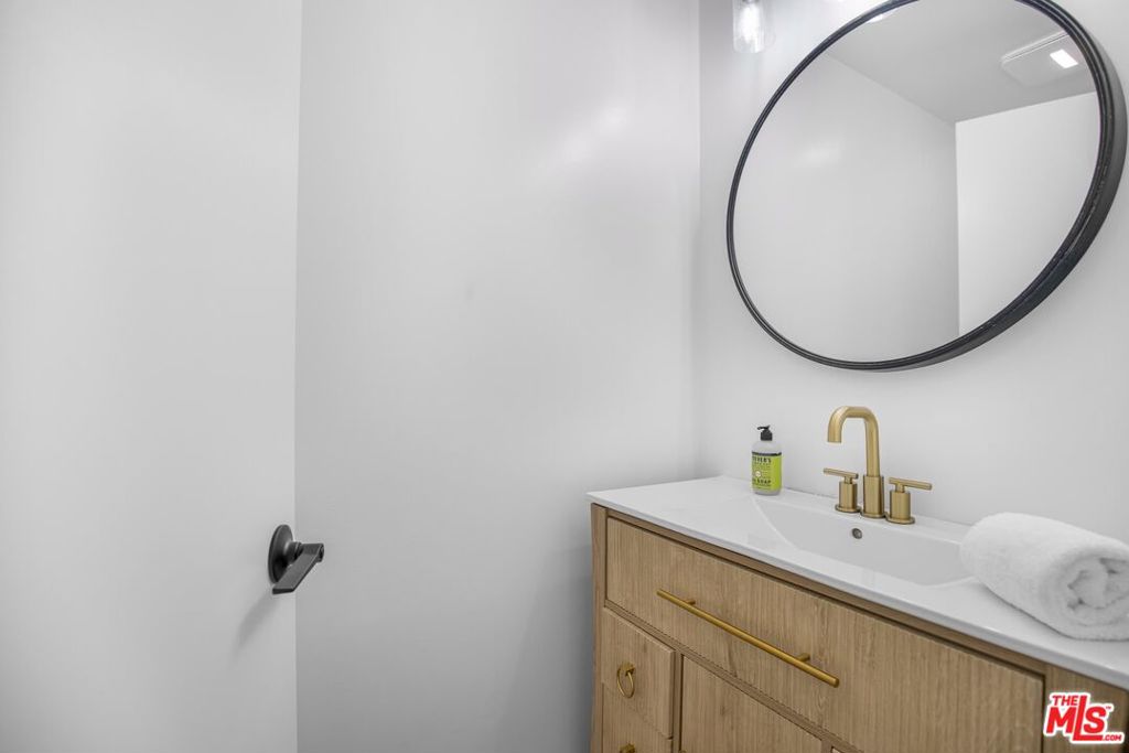 8755 Skyline Drive Property Photo 43