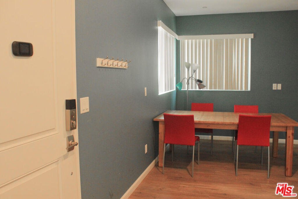 1259 W 36th Place Property Photo 37