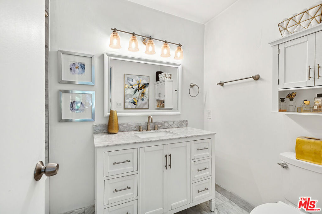 6250 Buckingham 201 Property Photo 15