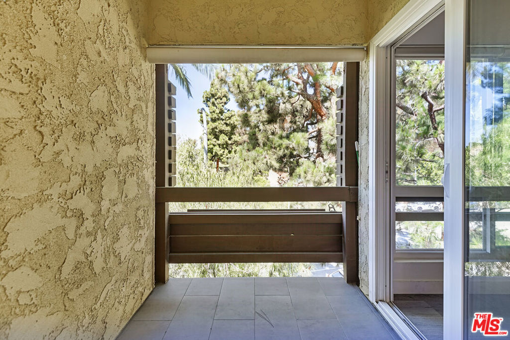 6250 Buckingham 201 Property Photo 18