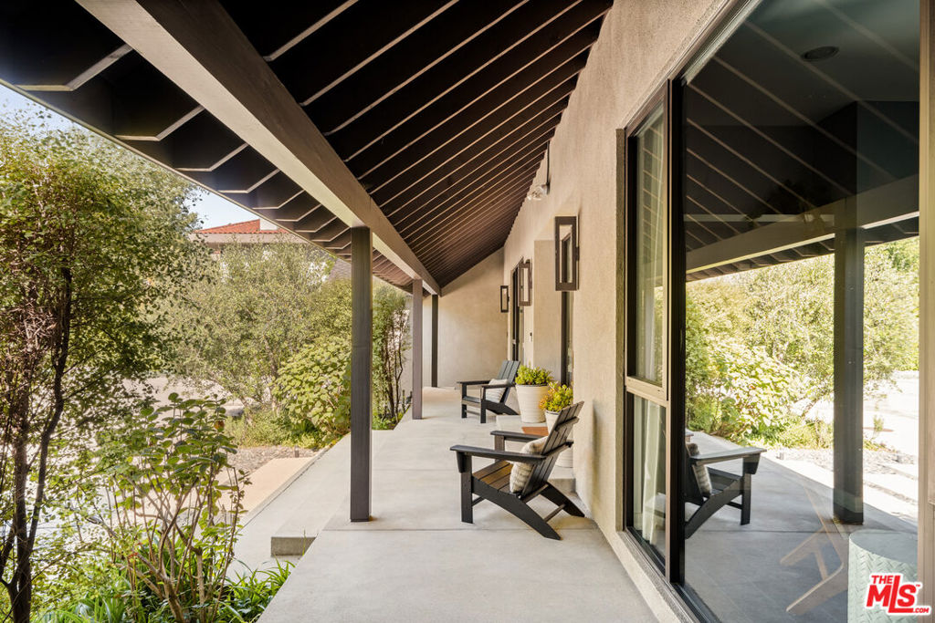 17352 Magnolia Boulevard Property Photo 36
