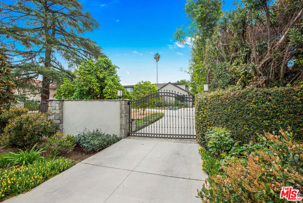 17352 Magnolia Boulevard Property Photo 37