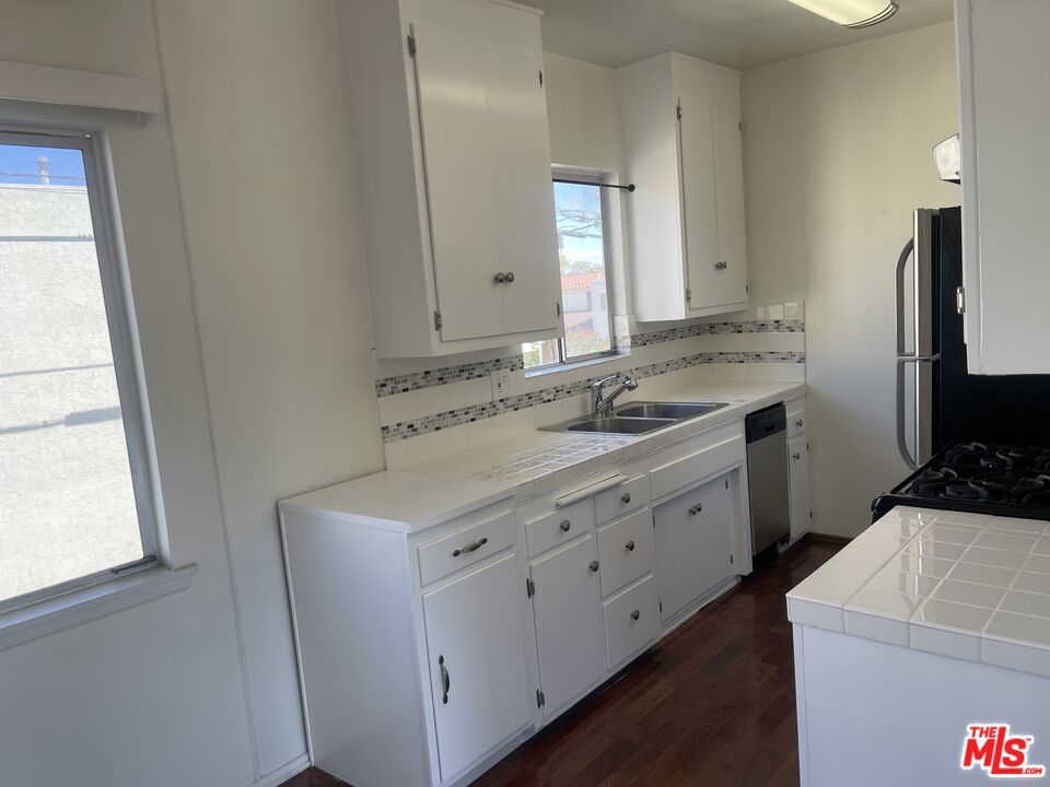 1241 17th Street 6 Property Photo 4