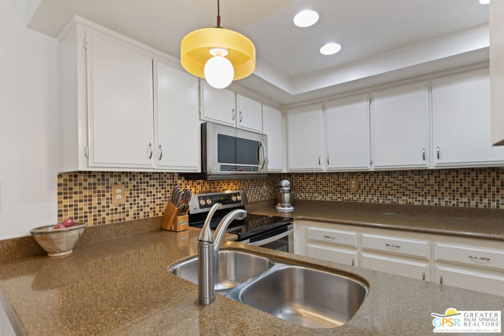 280 S Avenida Caballeros 108 Property Photo 12