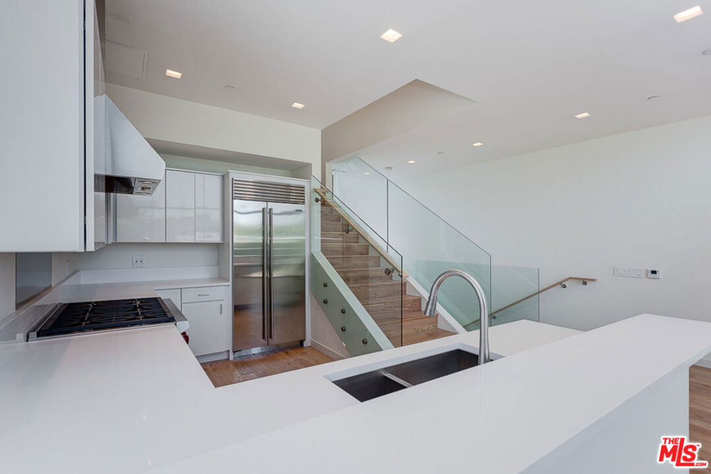 209 Hollister Avenue Property Photo 10