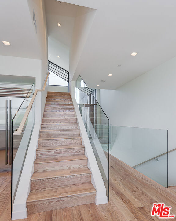 209 Hollister Avenue Property Photo 13