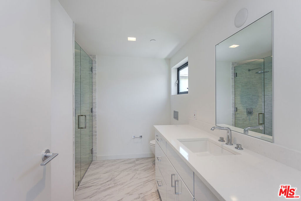 209 Hollister Avenue Property Photo 16