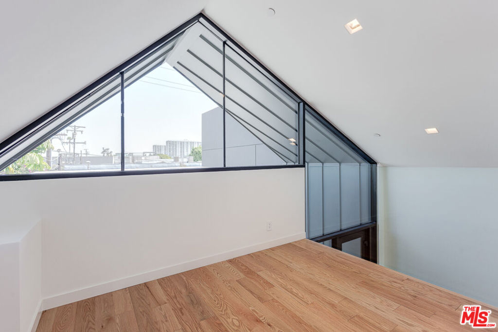 209 Hollister Avenue Property Photo 17