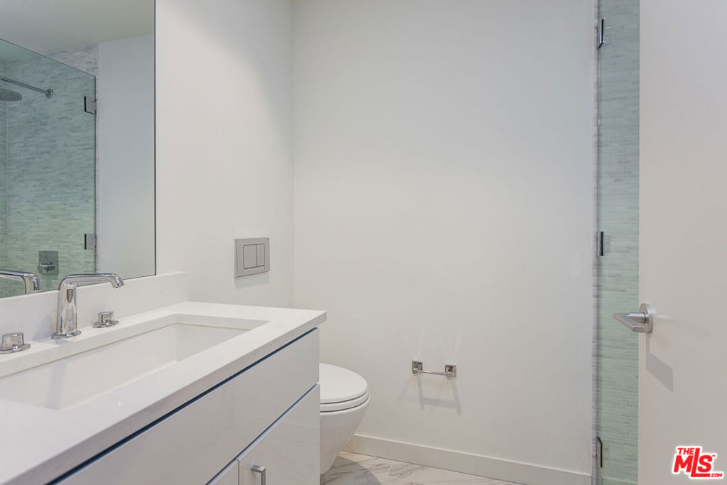 209 Hollister Avenue Property Photo 24