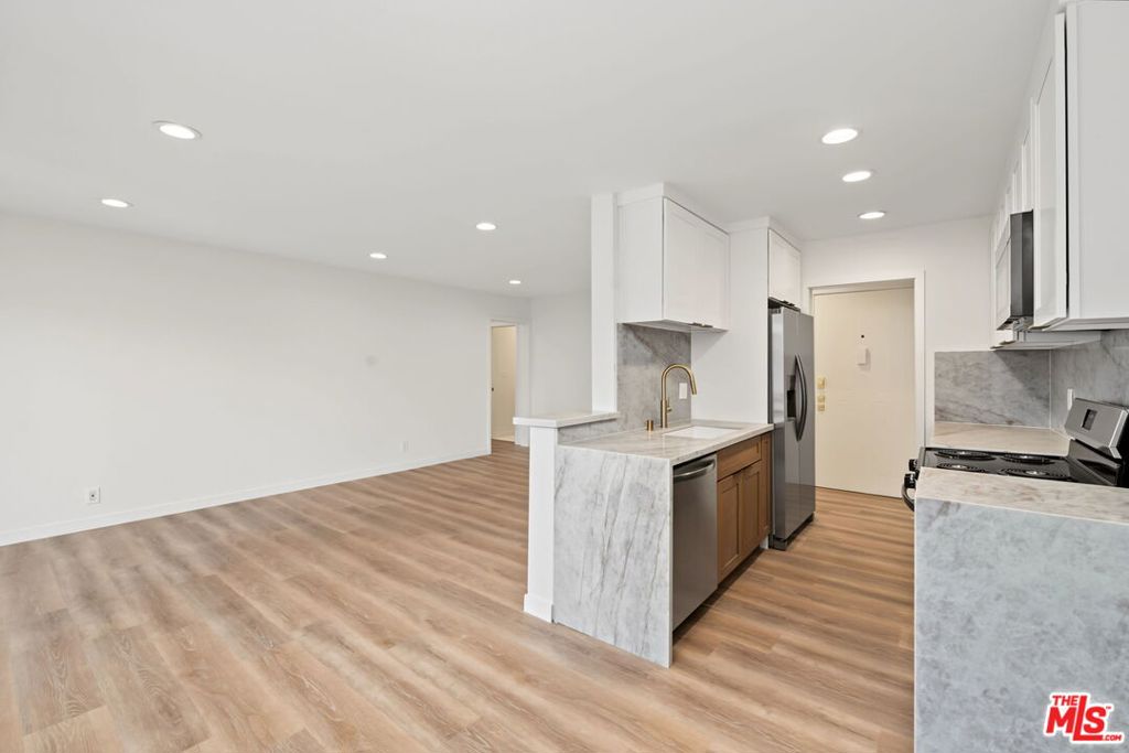 1831 Prosser Avenue 208 Property Photo 4