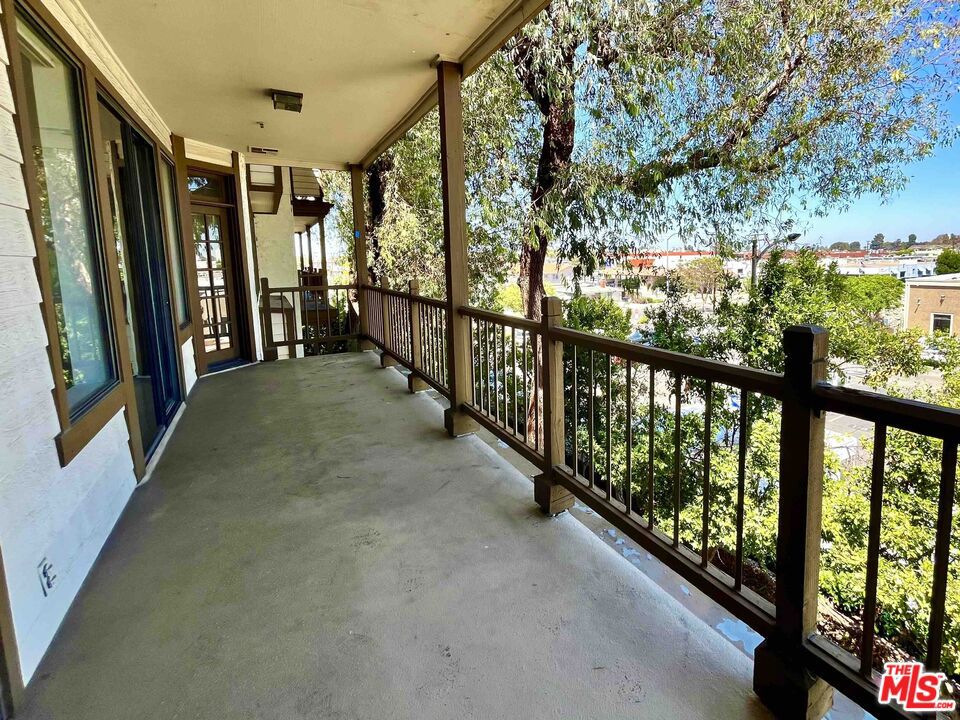 2567 Plaza Del Amo 207 Property Photo 8