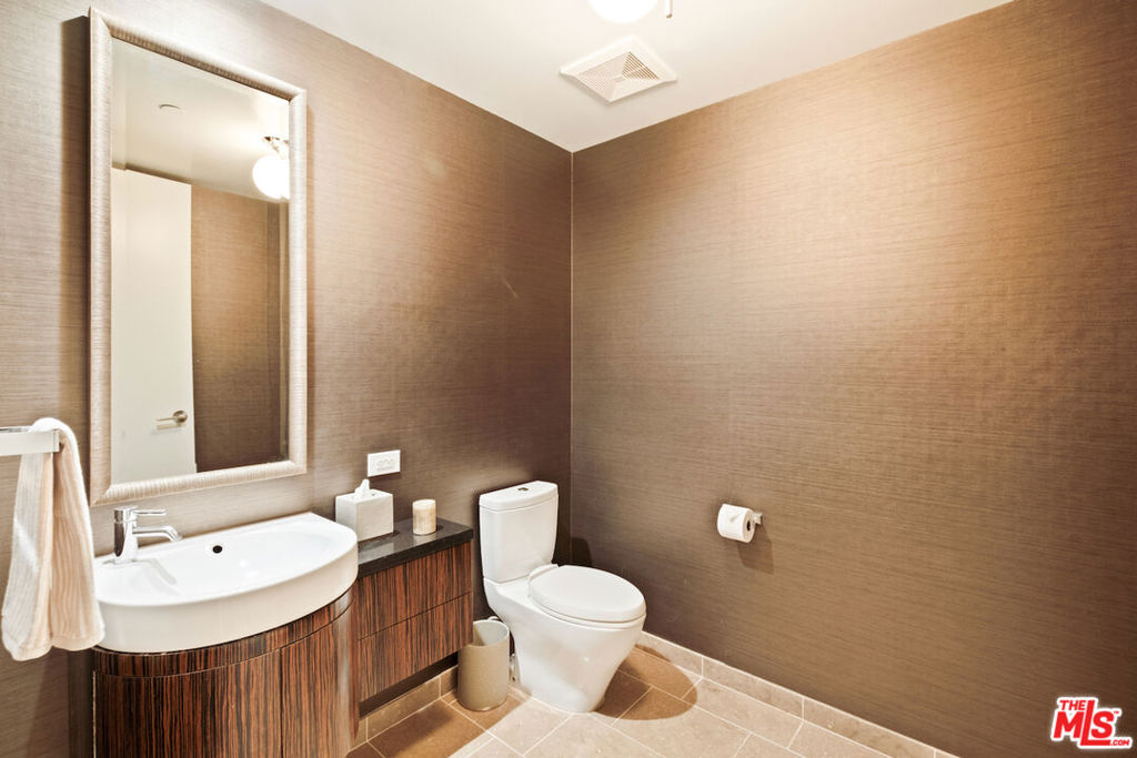 6250 Hollywood Boulevard 8m Property Photo 33