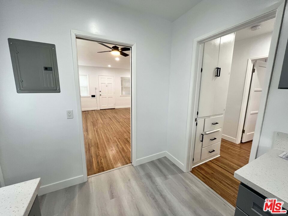 11768 Gateway Boulevard Property Photo 4