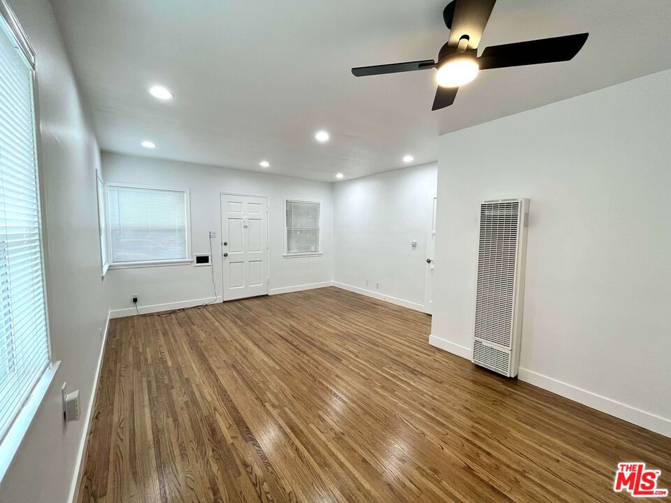 11768 Gateway Boulevard Property Photo 8