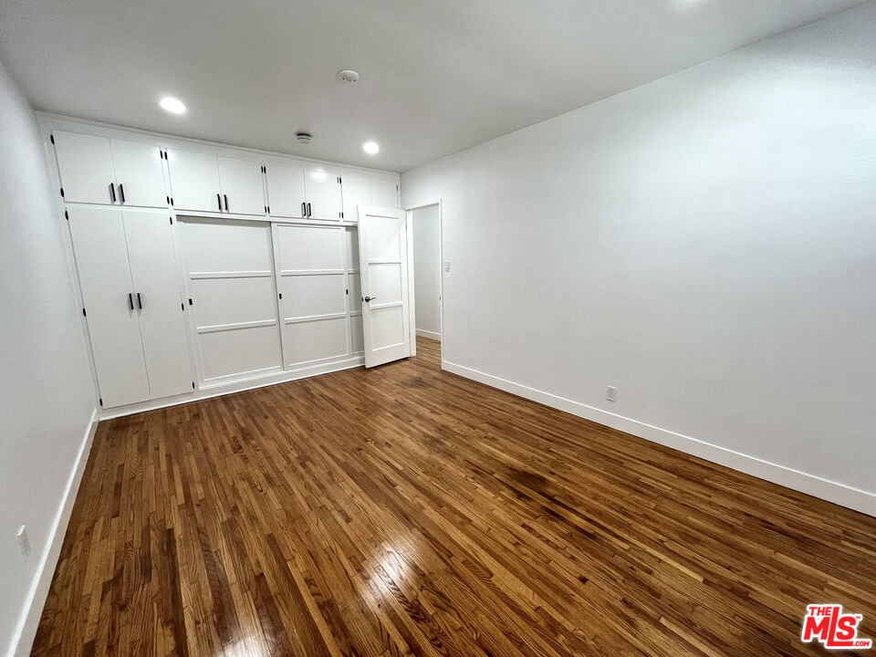 11768 Gateway Boulevard Property Photo 12