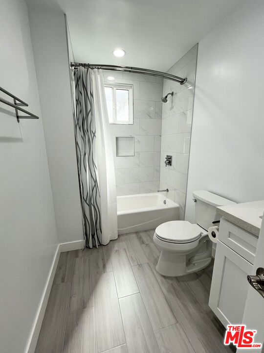 11768 Gateway Boulevard Property Photo 13