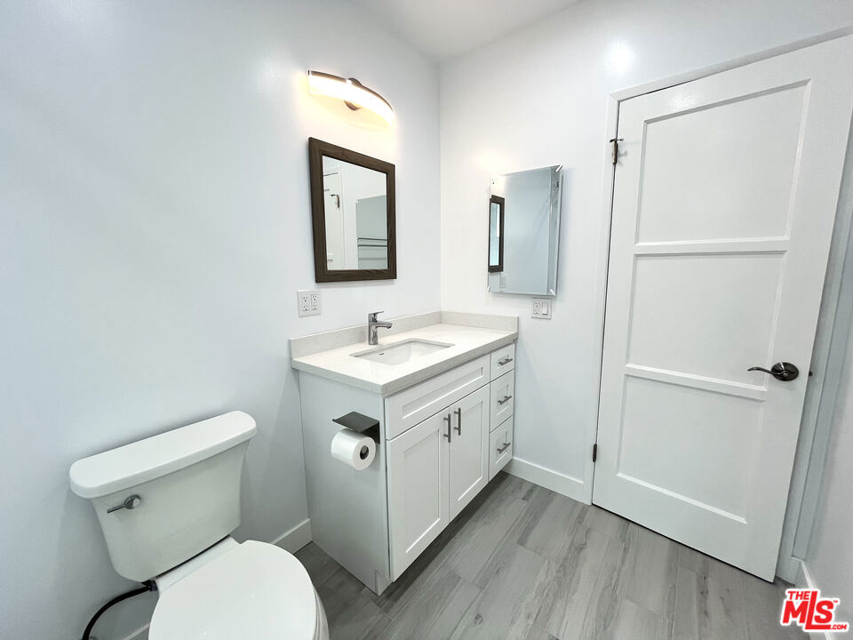 11768 Gateway Boulevard Property Photo 14