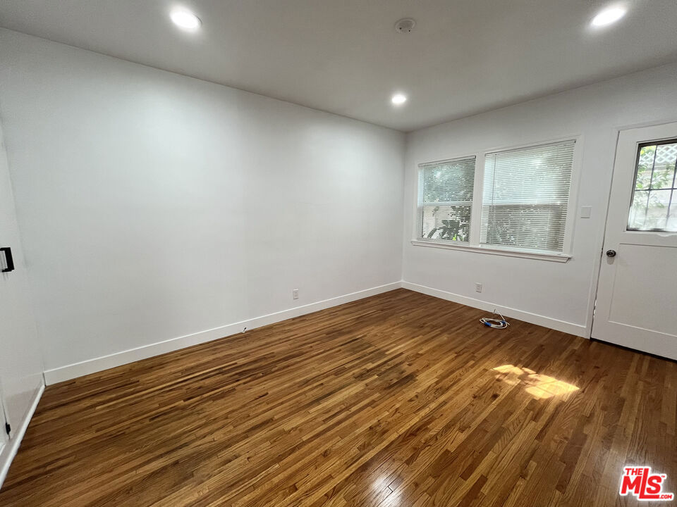 11768 Gateway Boulevard Property Photo 15