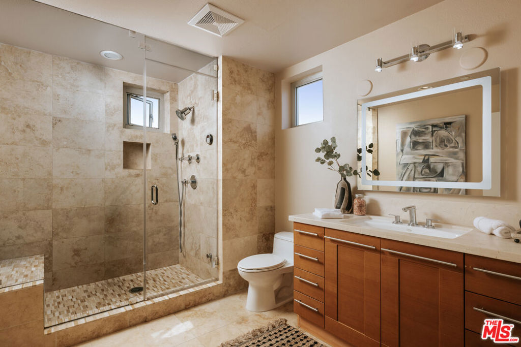 1524 11th Street E Property Photo 17