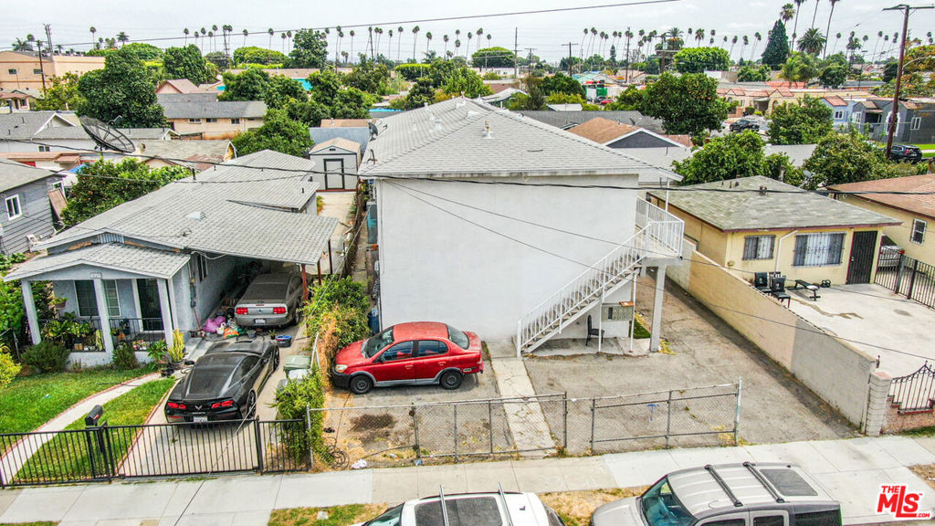 6714 Parmelee Avenue Property Photo 1