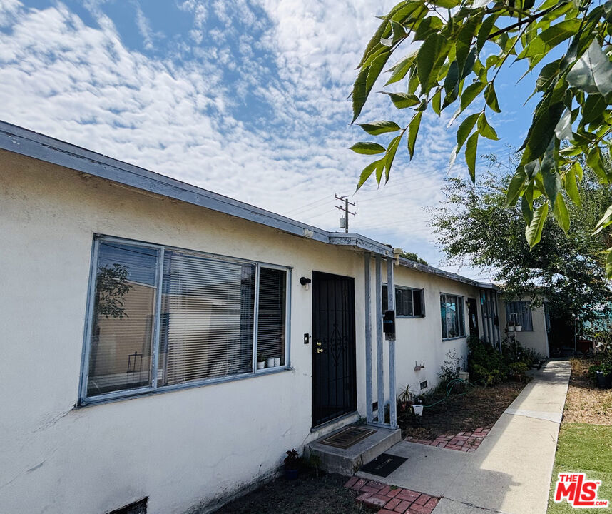 4872 W El Segundo Boulevard Property Photo 3