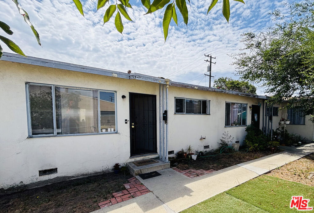 4872 W El Segundo Boulevard Property Photo 4
