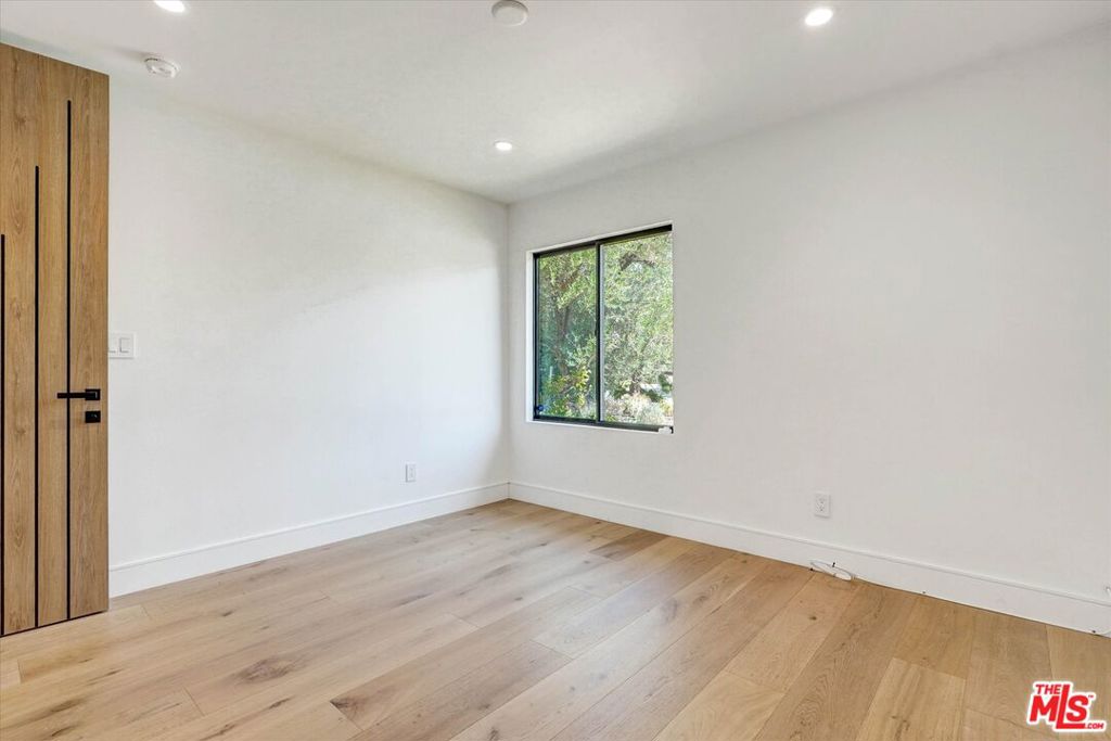 3855 Corbin Avenue Property Photo 30