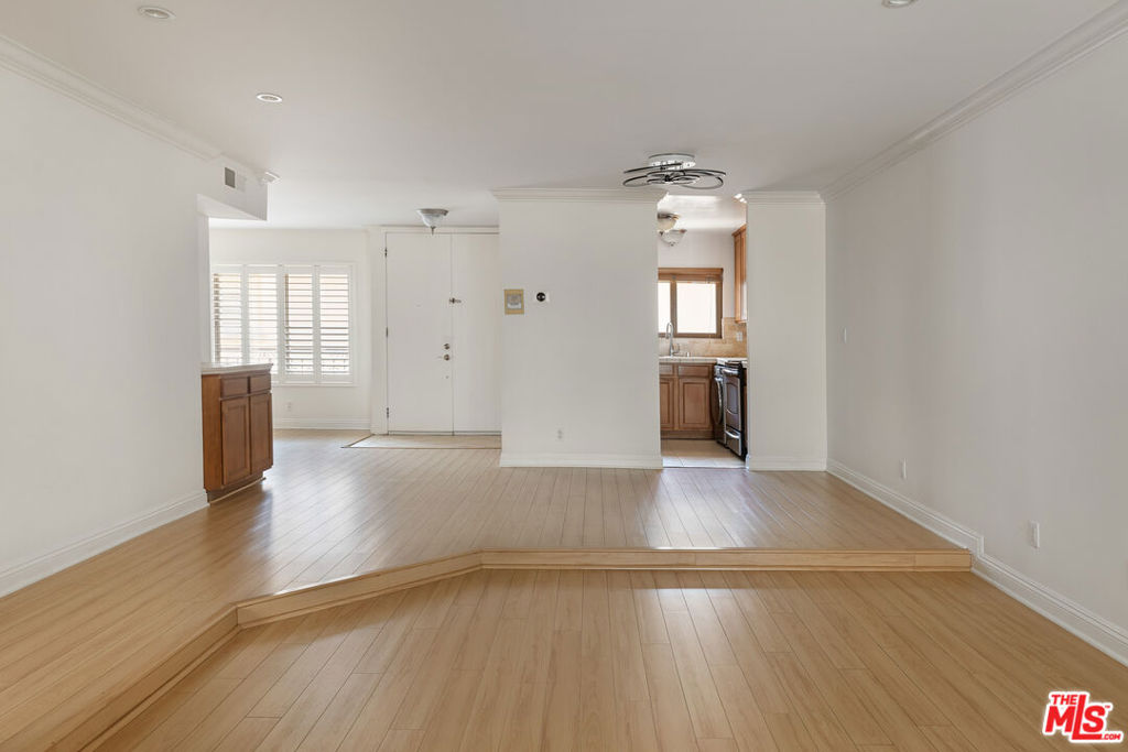 1000 S Westgate Avenue 312 Property Photo 8