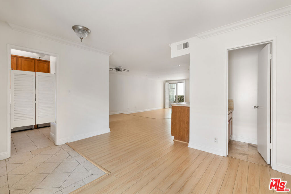 1000 S Westgate Avenue 312 Property Photo 11