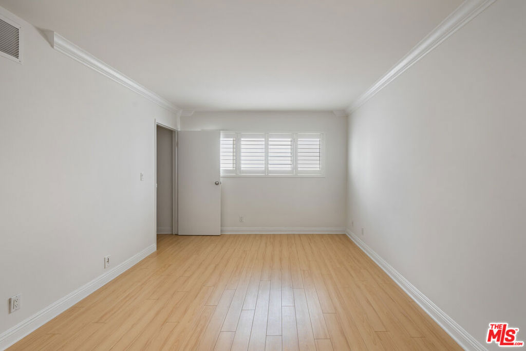 1000 S Westgate Avenue 312 Property Photo 21