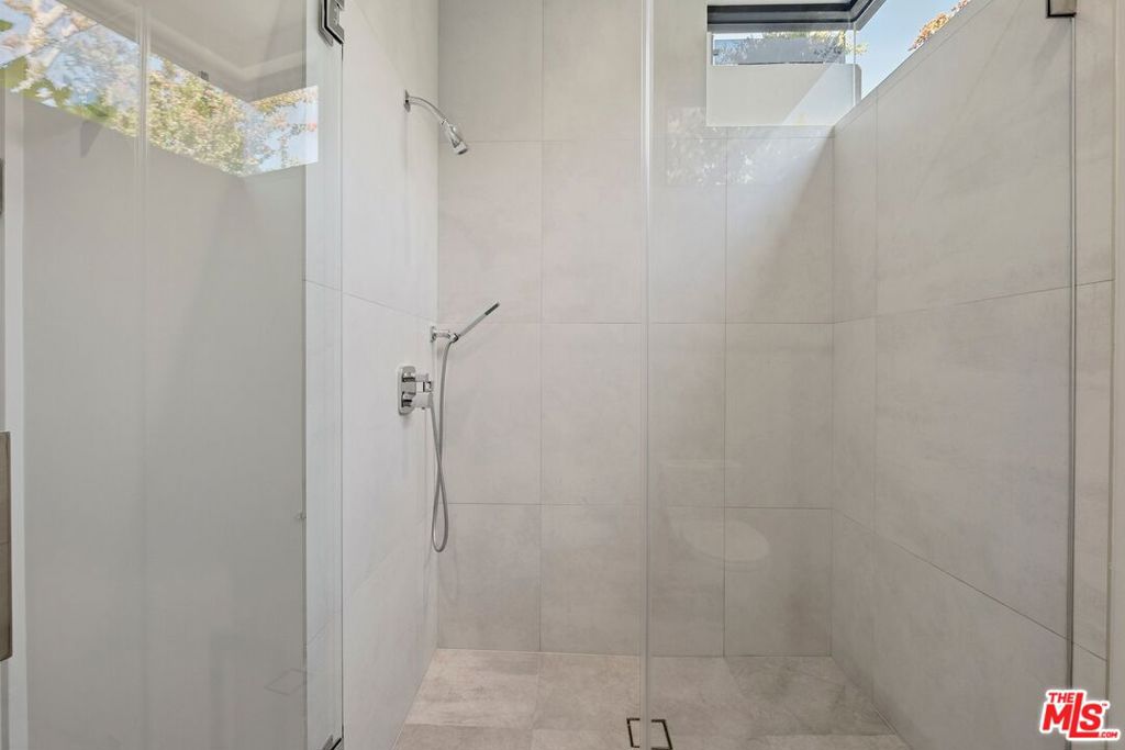 6252 Drexel Avenue Property Photo 15