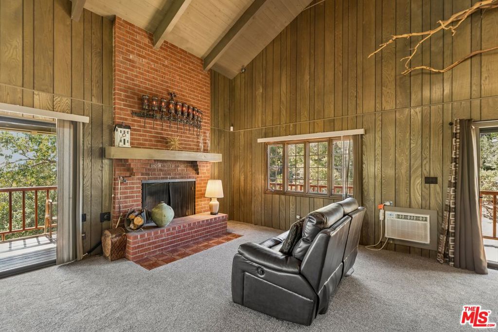 26857 Crestview Drive Property Photo 6
