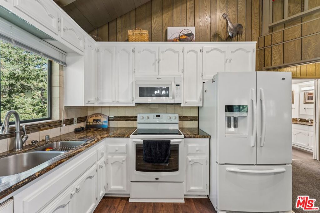 26857 Crestview Drive Property Photo 14