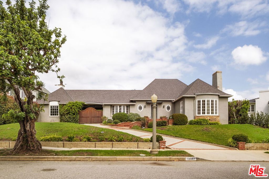 14907 Camarosa Drive Property Photo 1