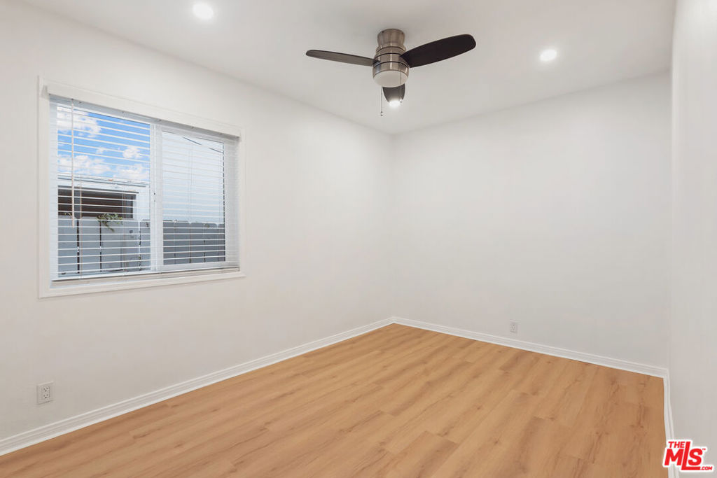 806 Navy Street Property Photo 14