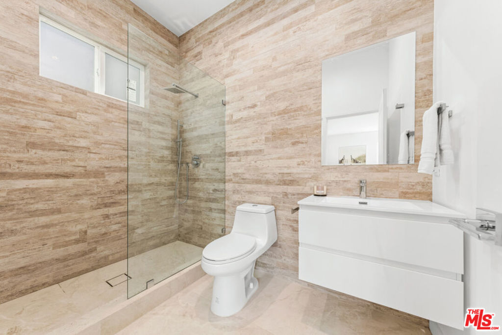 2957 Midvale Avenue Property Photo 10