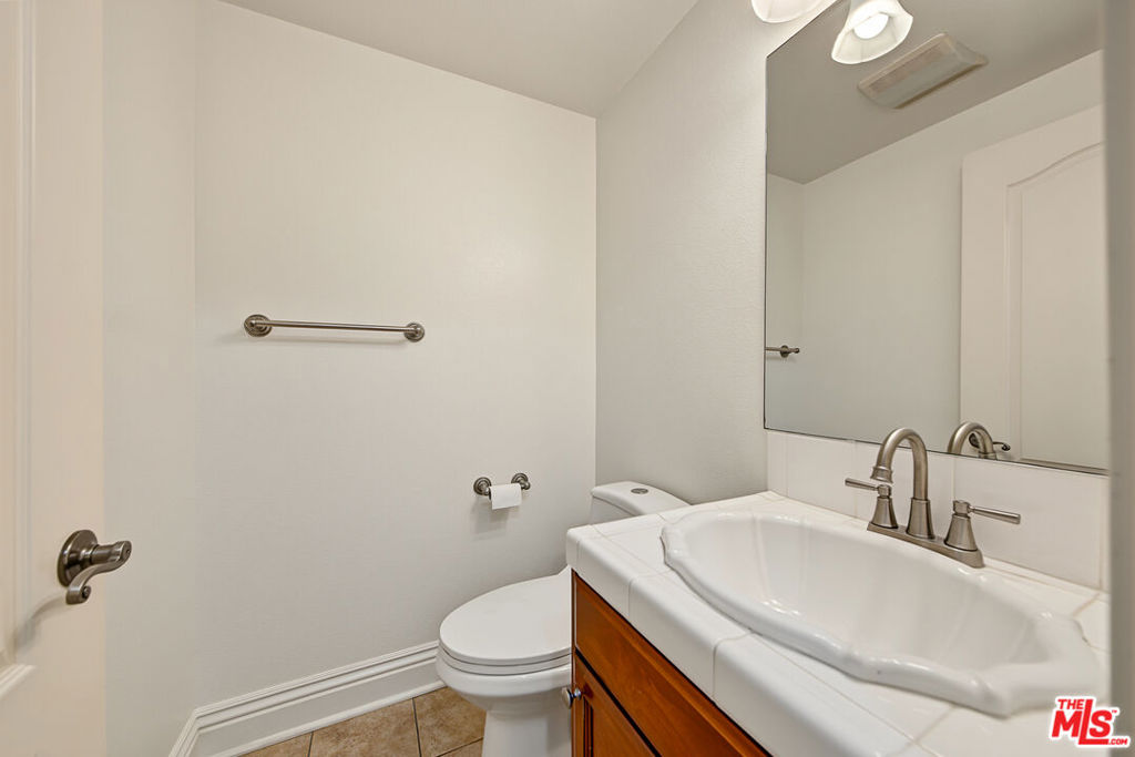 681 S Norton Avenue 103 Property Photo 15