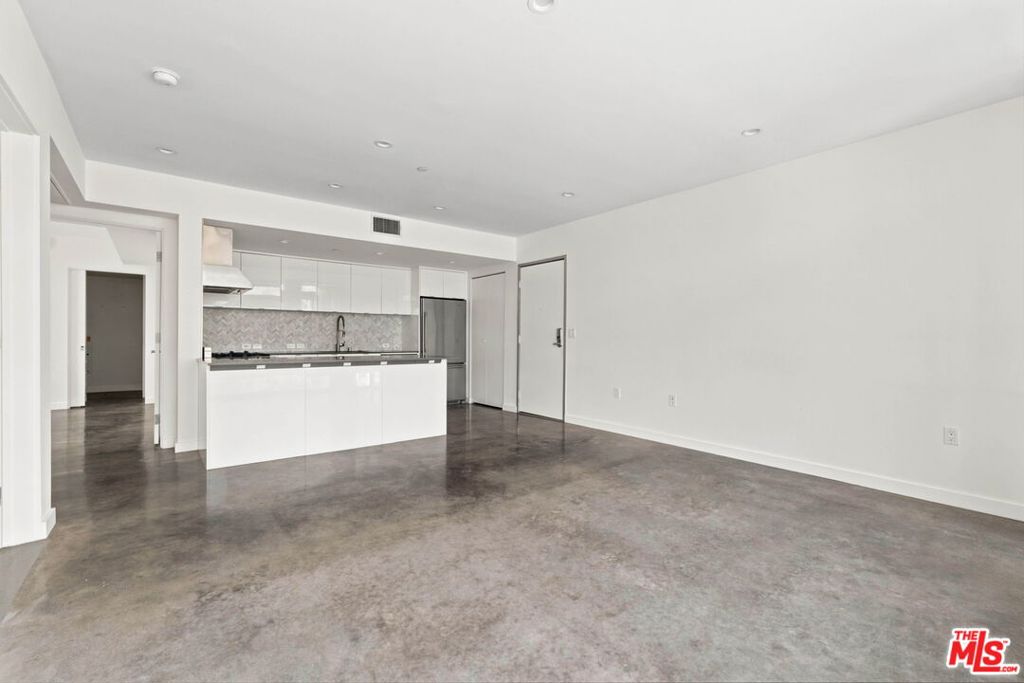 12770 Caswell Avenue 201 Property Photo 3