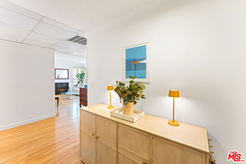 12115 San Vicente Boulevard 111 Property Photo 4